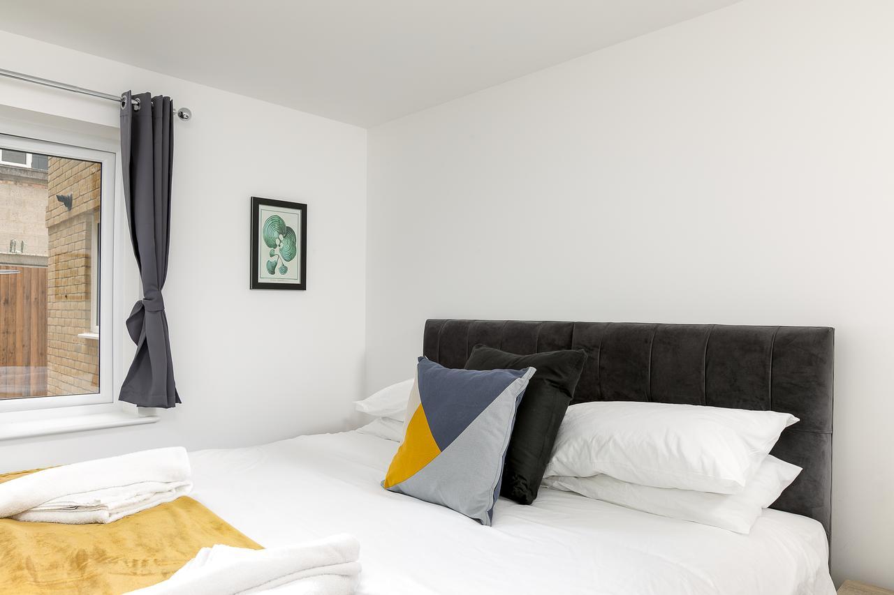 Hertford Serviced Apartments Ware Exterior photo